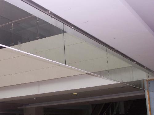 固定式挡烟垂壁&ldquo;刚、柔&rdquo;相济保安全