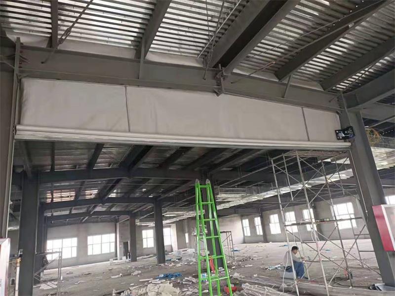 高湿度和强风等特殊环境对挡烟垂壁产生的影响